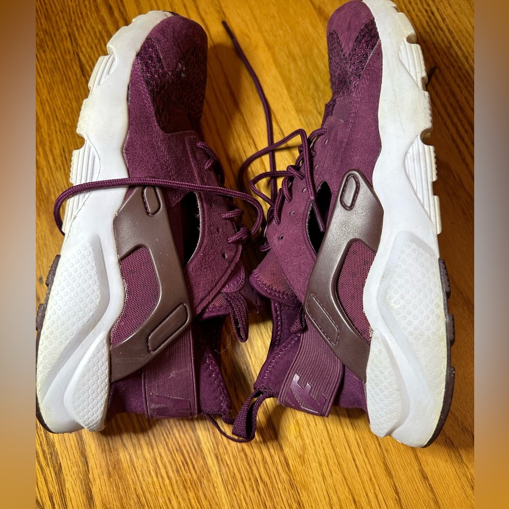 Nike Wuarache kicks